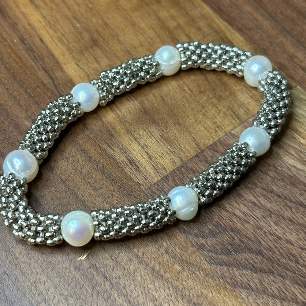 Stretchy beaded bracelet